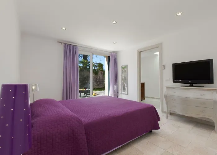 - Il Noce Villa *
