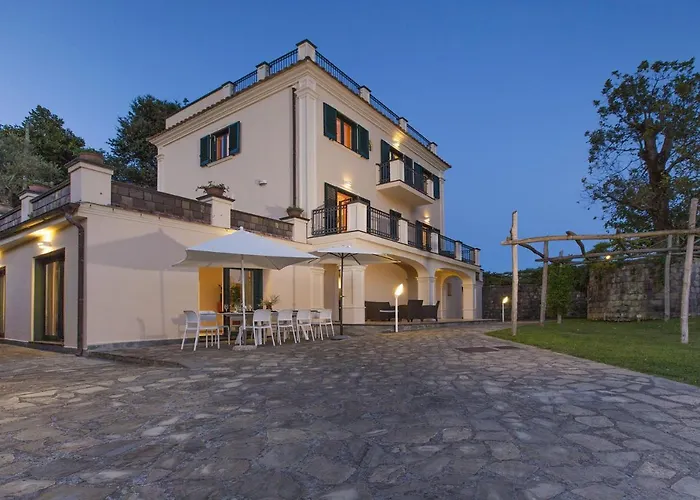 - Il Noce SantʼAgata sui Due Golfi